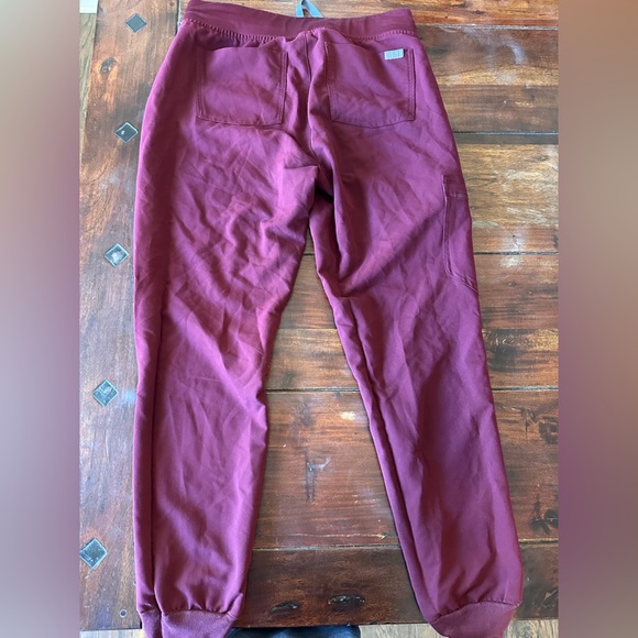 FIGS Technical Collection Zamora Jogger Scrub Pants | Burgundy | Size Small - Picture 6 of 12